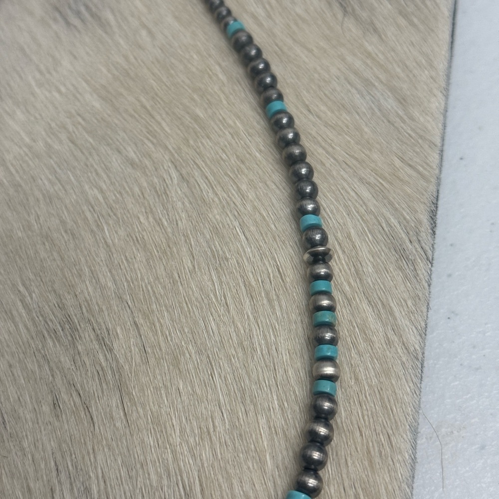 Native American Sterling Silver Graduated Navajo Pearl Saucer Turquoise Necklace - Picture 6 of 10